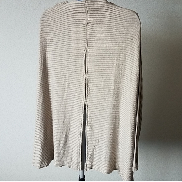 SOLD• WE THE FREE Taupe Ribbed Swtr Med - Picture 2 of 4